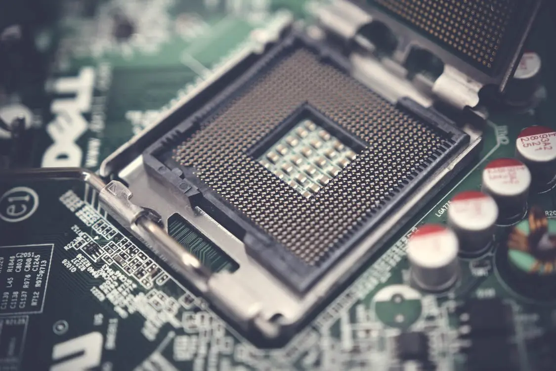 Nanometer Design Challenges in VLSI
